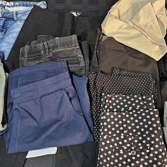 Nice Shorts And Capris Bundle - Picture 1 of 8